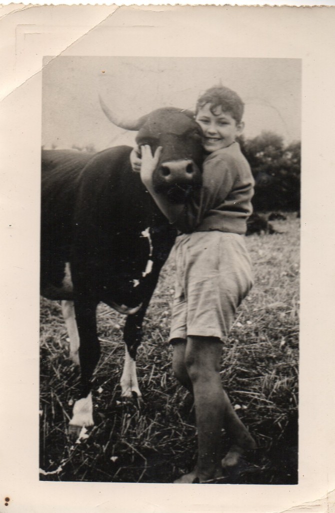 Jean-Claude Marcadé avec La Piga à Mouscardès, fin des années 1940