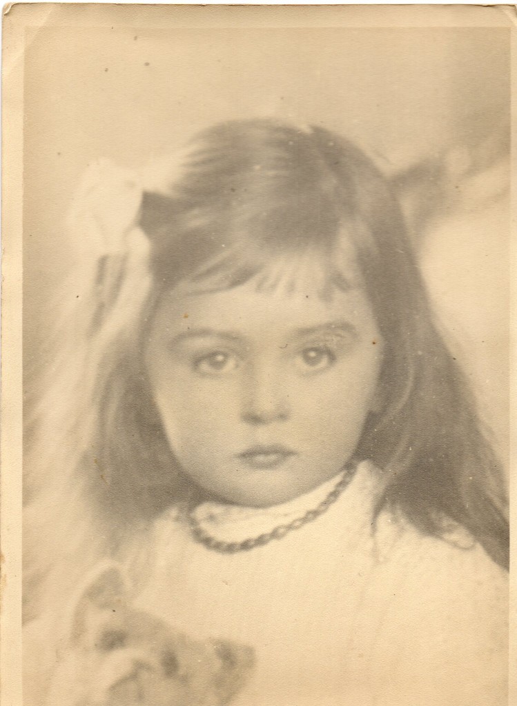 La petite Lialia en Ukraine avant l'âge de 10 ans